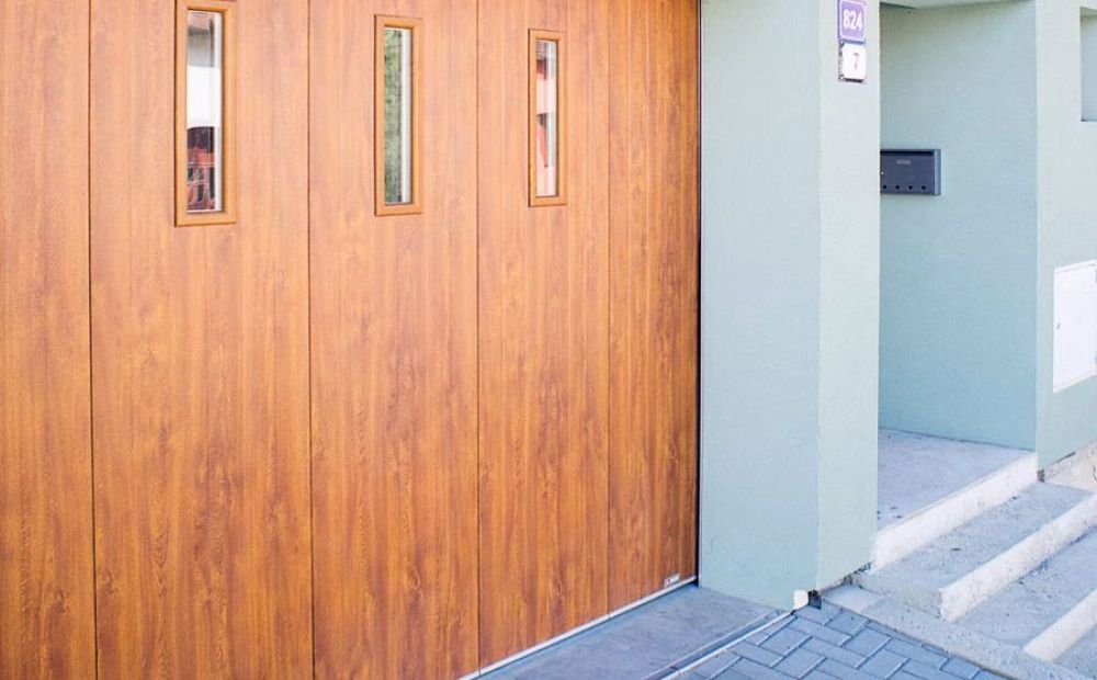 posuvná vrata lamela, imitace dřeva zlatý dub