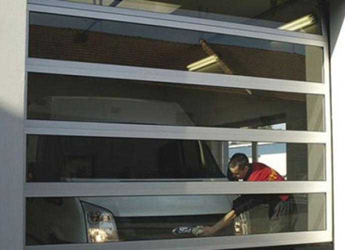 HLINÍKOVÝ PROSKLENÝ PANEL