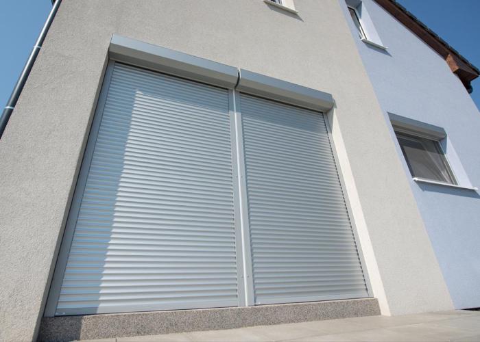 Venkovni hliníkové rolety s boxem - předokenní montáž