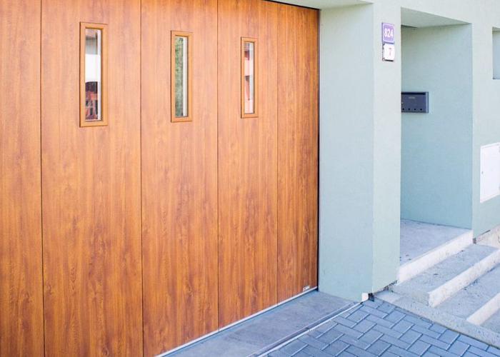 posuvná vrata lamela, imitace dřeva zlatý dub