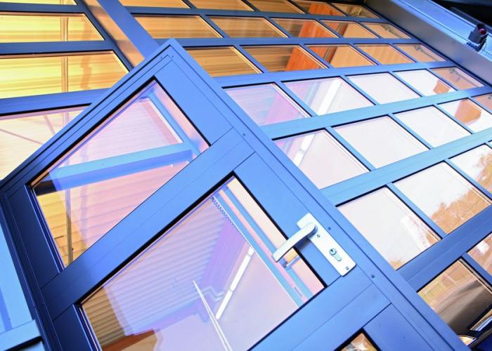 Hliníková vrata ALM plus integrovaný vstup