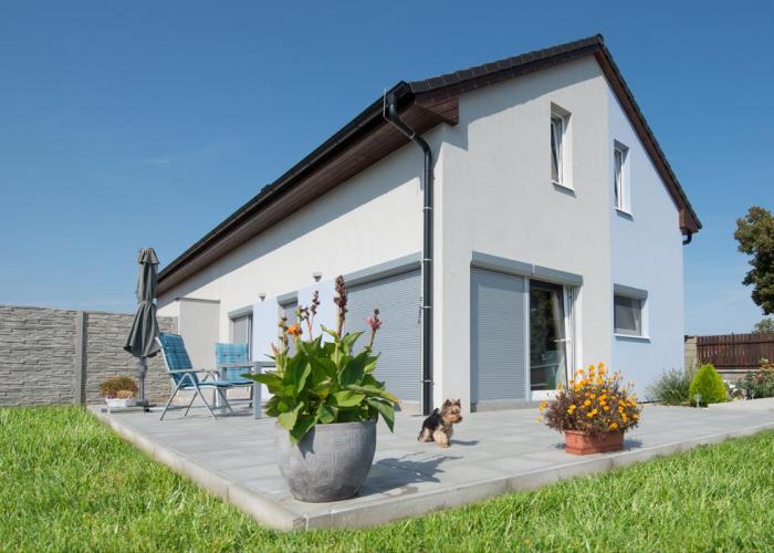 Venkovni hliníkové rolety s boxem - předokenní montáž