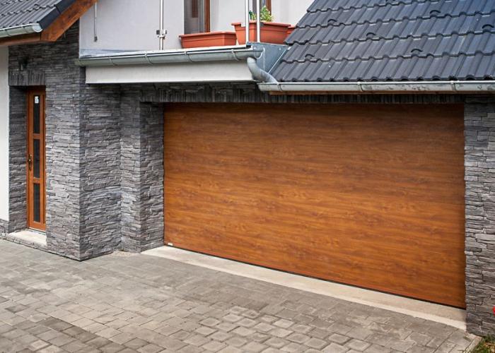 design garážových vrat hladký, imitace dřeva zlatý dub