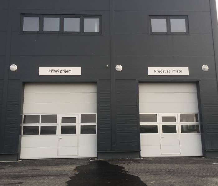 Sekční průmyslová vrata