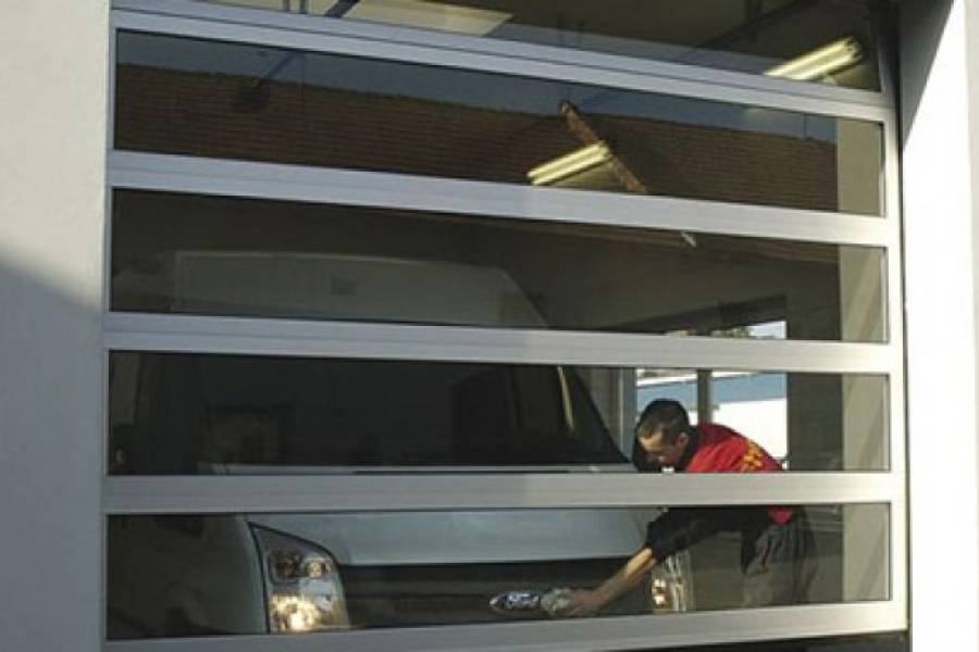 HLINÍKOVÝ PROSKLENÝ PANEL